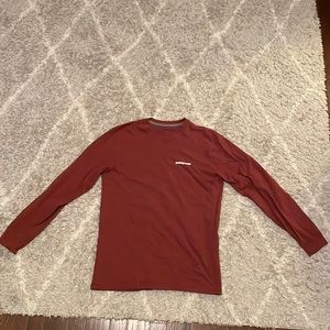 Size small men’s patagonia long sleeve tee shirt.